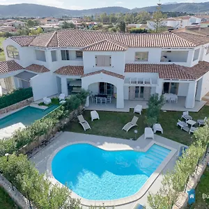 Con Piscina Affitti 700 Mt Budoni